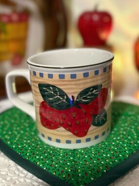Vintage Strawberry Mug